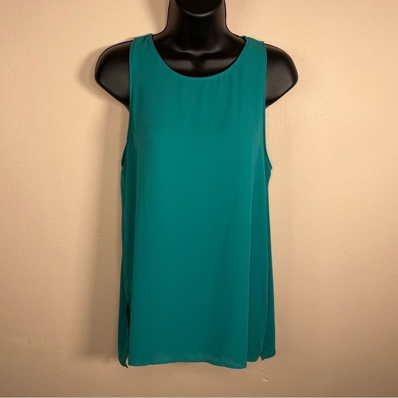 SMALL LUSH GREEN SLEEVELESS BLOUSE LIGHTWEIGHT VIBRANT ROUND NECKLINE - Picture 4 of 11